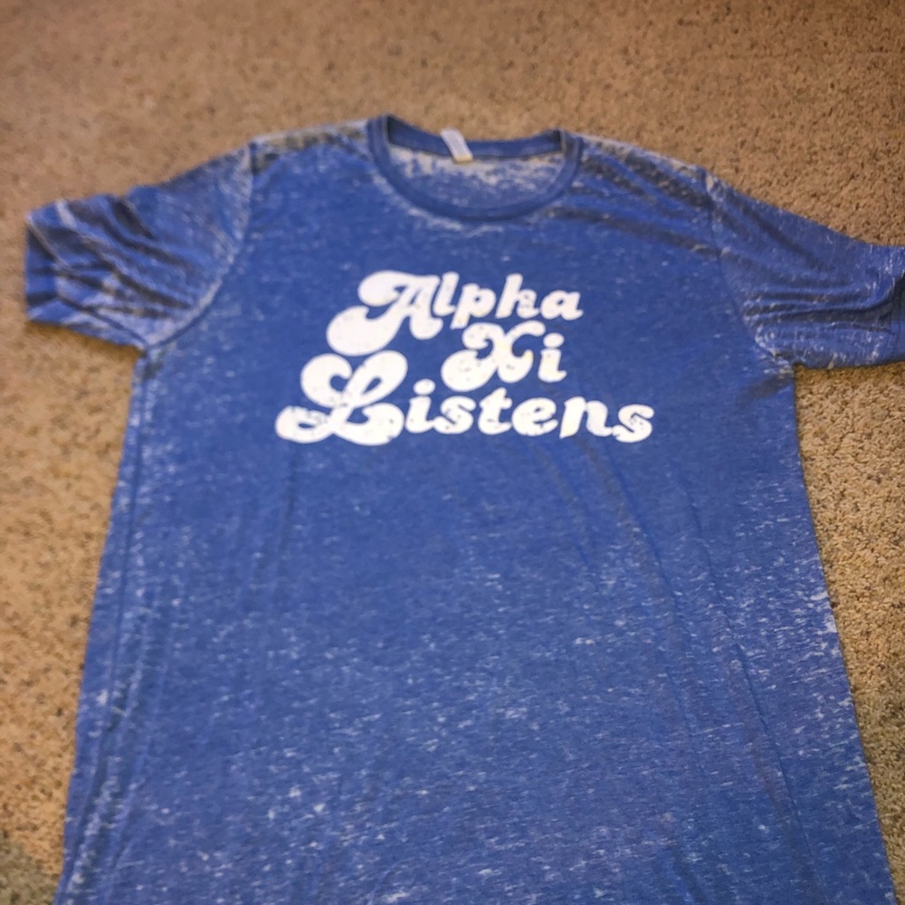 blue distressed alpha xi delta t-shirt